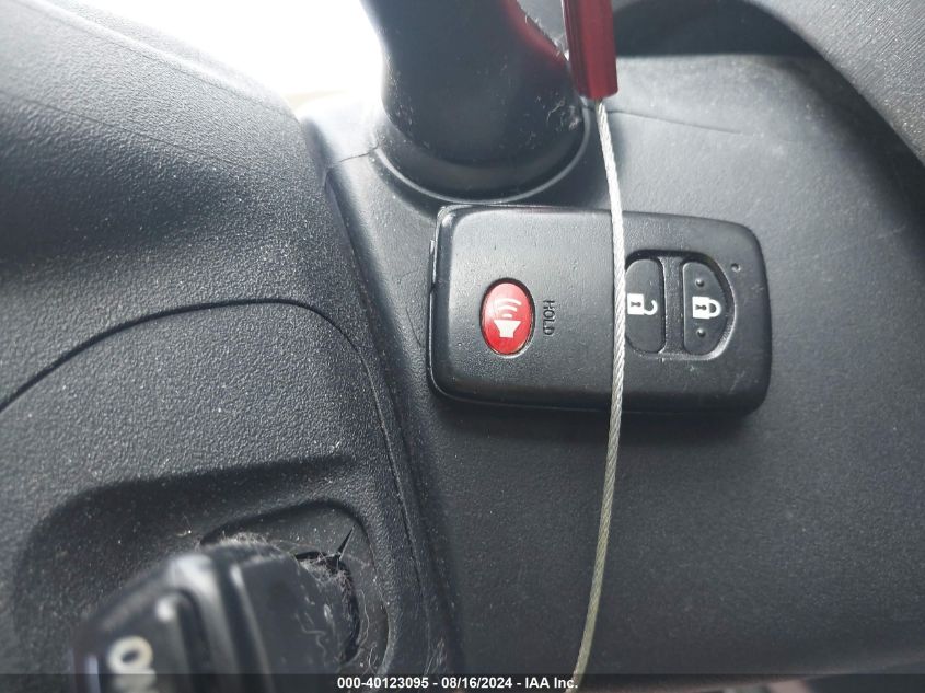 2013 Toyota Prius Two VIN: JTDKN3DU5D5592321 Lot: 40123095