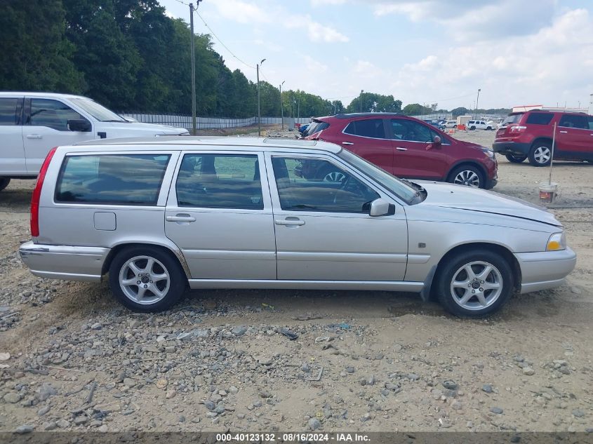 1999 Volvo V70 VIN: YV1LW55A0X2608054 Lot: 40123132