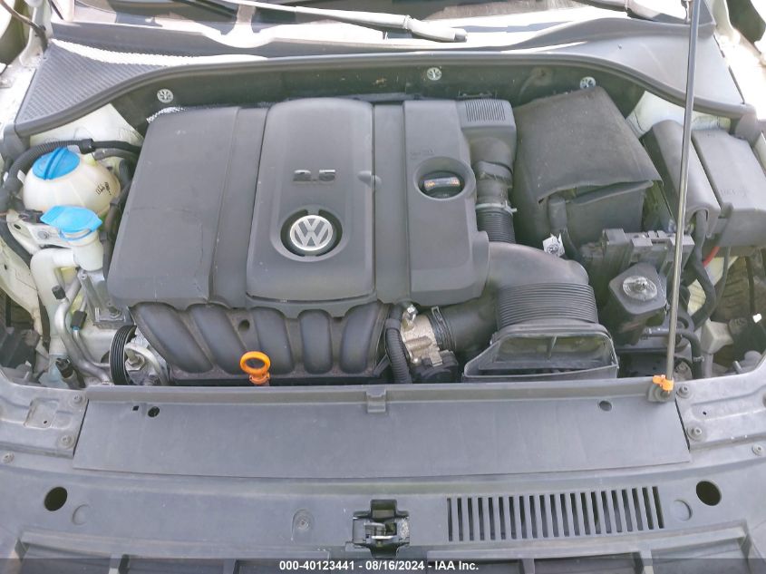 1VWCP7A38DC055968 2013 Volkswagen Passat 2.5L Sel Premium