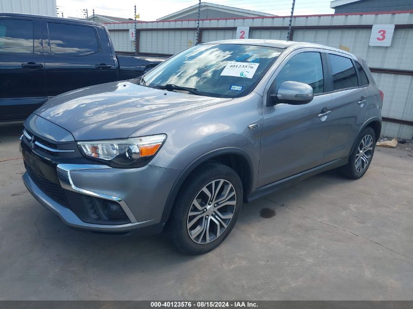 JA4AP3AU8JU018267 2018 MITSUBISHI OUTLANDER - Image 2