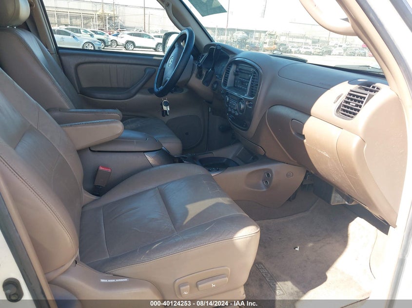 2004 Toyota Sequoia Limited V8 VIN: 5TDZT38A94S218020 Lot: 40124253