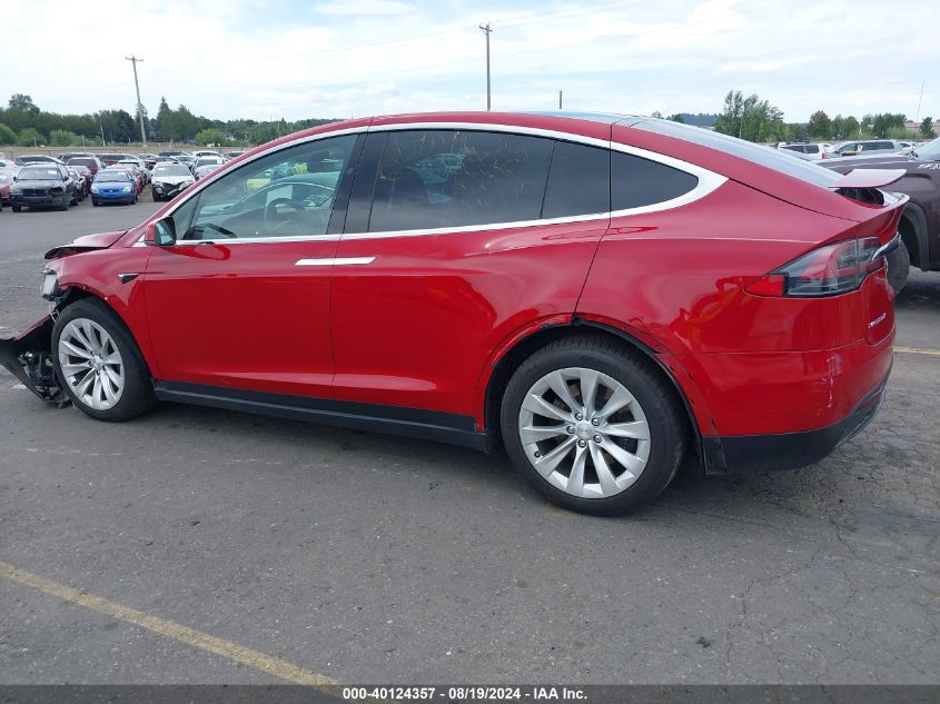 2018 Tesla Model X 100D/75D/P100D VIN: 5YJXCBE22JF114760 Lot: 40124357