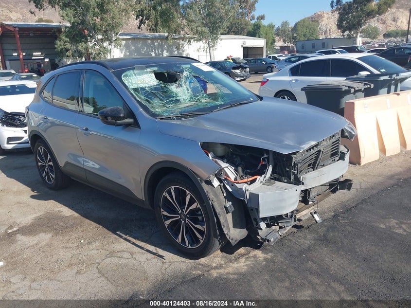 FORD ESCAPE SE HYBRID 2021