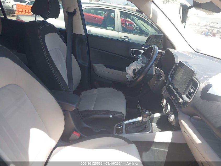 VIN KMHRC8A36LU027833 2020 HYUNDAI VENUE SEL