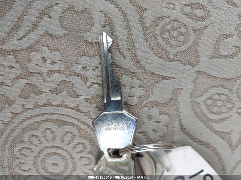 1977 Chrysler Newport VIN: CL41N7D192138 Lot: 40125619