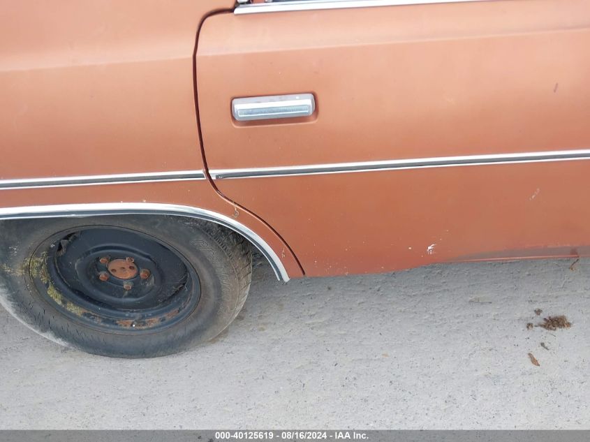 1977 Chrysler Newport VIN: CL41N7D192138 Lot: 40125619