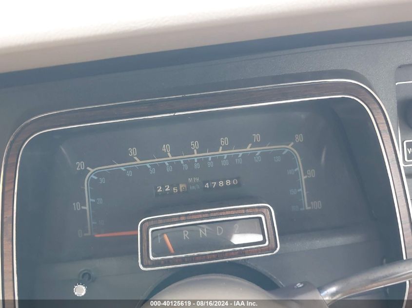 1977 Chrysler Newport VIN: CL41N7D192138 Lot: 40125619