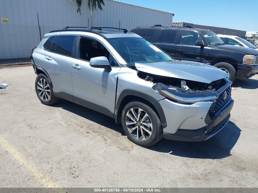 TOYOTA COROLLA CROSS XLE 2024
