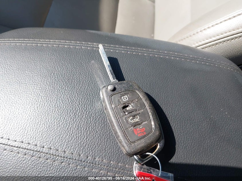 2016 Hyundai Santa Fe Sport VIN: 5XYZU3LB4GG333753 Lot: 40126795