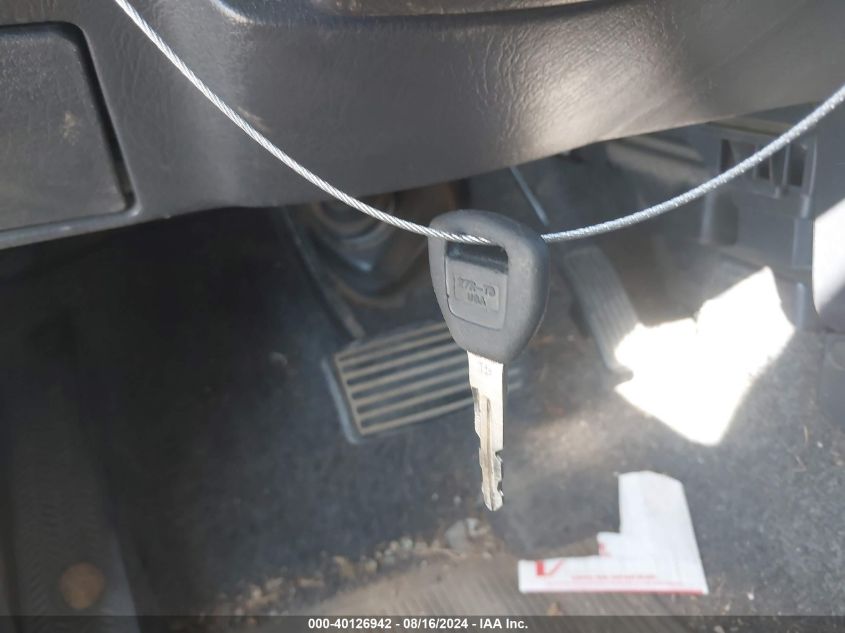 2000 Honda Cr-V VIN: JHLRD1875YZ008844 Lot: 40126942