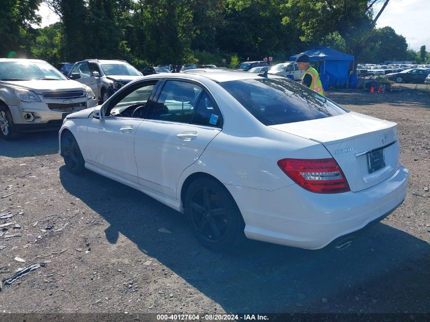 2014 Mercedes-Benz C 300 Luxury 4Matic/Sport 4Matic VIN: WDDGF8AB4ER324735 Lot: 40127604