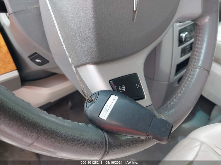 2008 Chrysler Town & Country Limited VIN: 2A8HR64X68R607114 Lot: 40128246