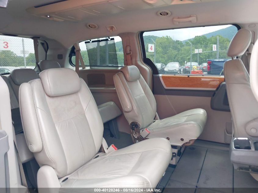 2008 Chrysler Town & Country Limited VIN: 2A8HR64X68R607114 Lot: 40128246