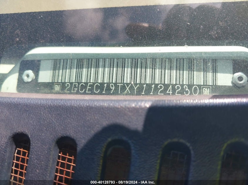 2000 Chevrolet Silverado 1500 Lt VIN: 2GCEC19TXY1124230 Lot: 40128793