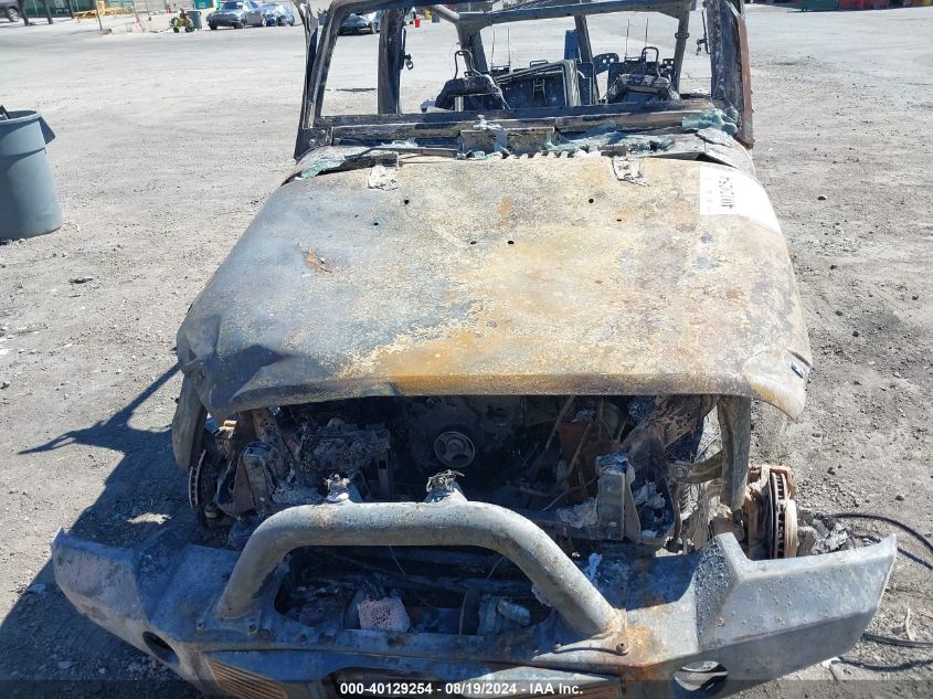 2017 JEEP WRANGLER UNLIMITED SPORT 4X4 - 1C4BJWDG5HL592151