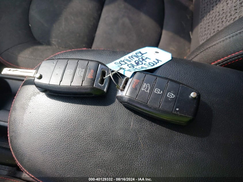 2015 KIA SOUL + - KNDJP3A57F7776282