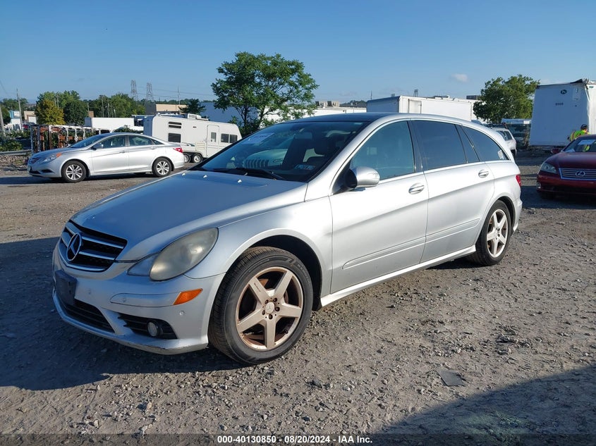 2010 Mercedes-Benz R 350 4Matic VIN: 4JGCB6FE3AA111033 Lot: 40130850