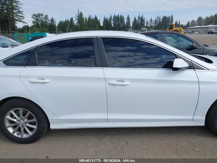 VIN 5NPE24AF1KH767520 2019 HYUNDAI SONATA SE