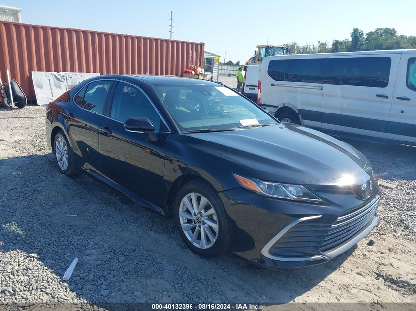 TOYOTA CAMRY LE 2022