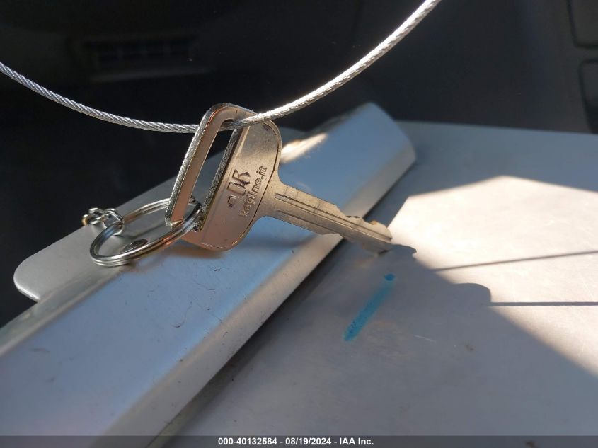 1994 Toyota Camry Le VIN: 4T1SK12C2RU425222 Lot: 40132584