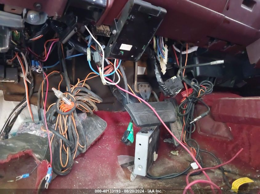 1992 GMC Sierra K1500 VIN: 2GTEK19K4N1559847 Lot: 40133193