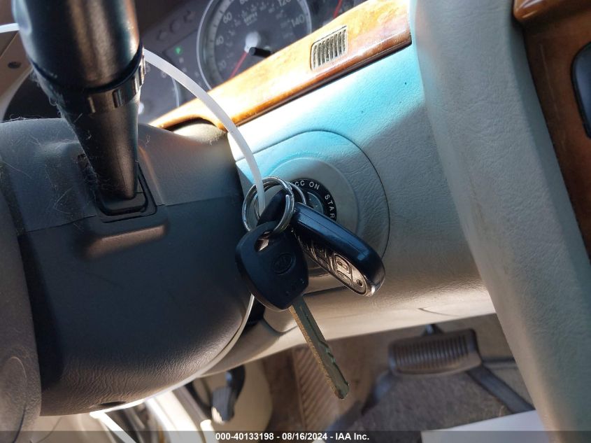 2005 Kia Amanti VIN: KNALD124855056461 Lot: 40133198