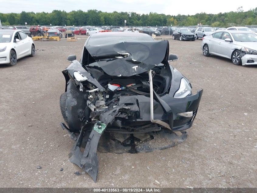 2018 Tesla Model 3 Long Range/Mid Range VIN: 5YJ3E1EA8JF151984 Lot: 40133563