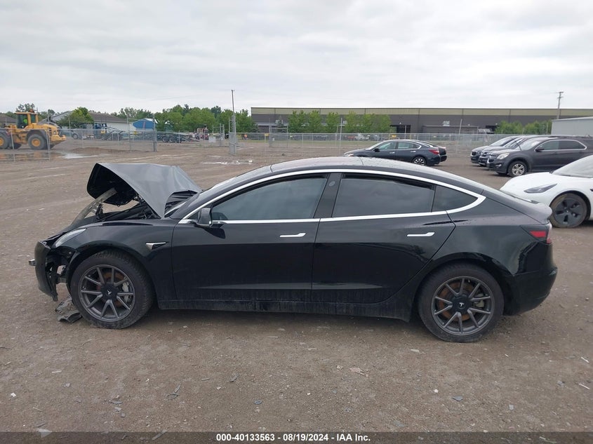 2018 Tesla Model 3 Long Range/Mid Range VIN: 5YJ3E1EA8JF151984 Lot: 40133563