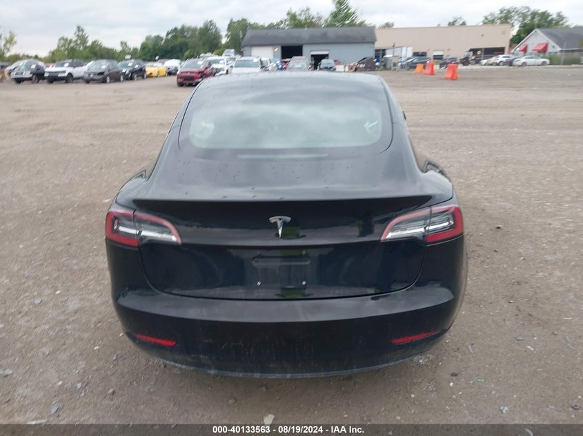 2018 Tesla Model 3 Long Range/Mid Range VIN: 5YJ3E1EA8JF151984 Lot: 40133563