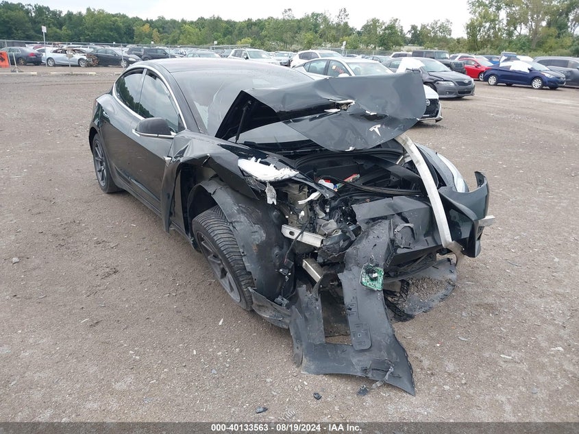 2018 Tesla Model 3 Long Range/Mid Range VIN: 5YJ3E1EA8JF151984 Lot: 40133563