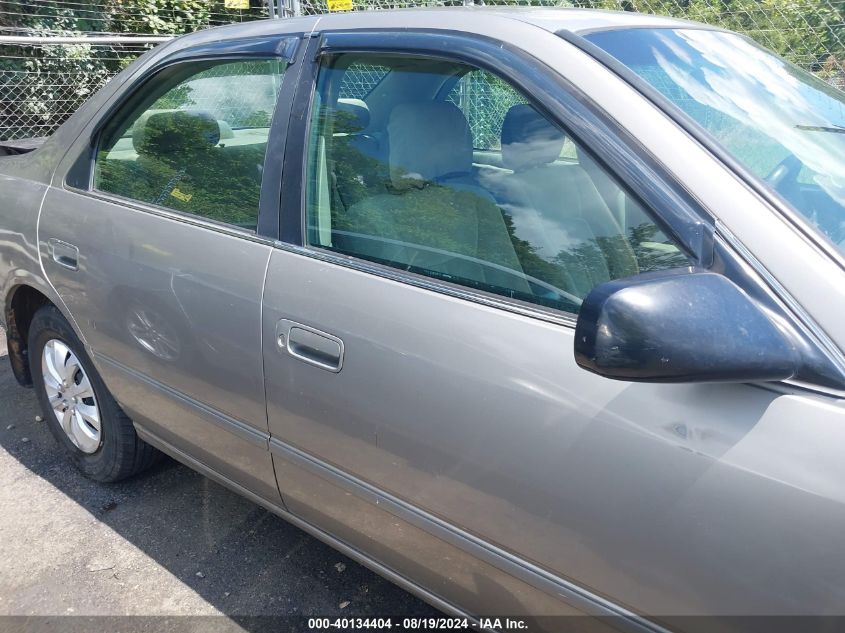 1999 Toyota Camry Le VIN: 4T1BG22K1XU530183 Lot: 40134404