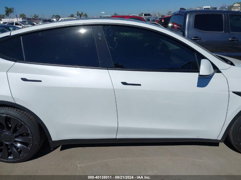 2022 Tesla Model Y Performance Dual Motor All-Wheel Drive VIN: 7SAYGDEF8NF380896 Lot: 40135011