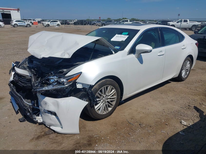 Image 2 of 2017 Lexus ES  salvage vehicle - Lot #40135944 at IAAI