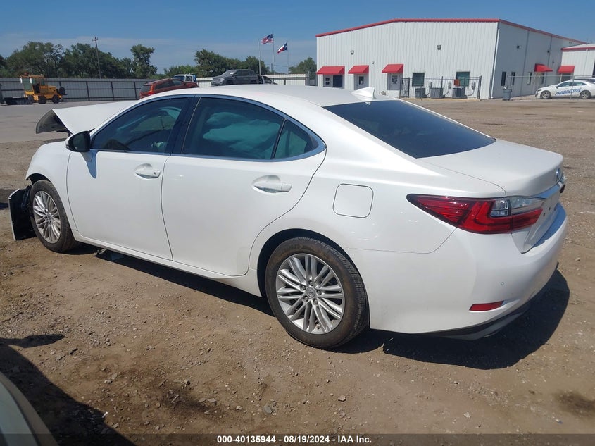 Image 3 of 2017 Lexus ES  salvage vehicle - Lot #40135944 at IAAI