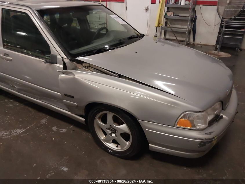 1998 Volvo S70 T5 VIN: YV1LS5371W2552675 Lot: 40135954