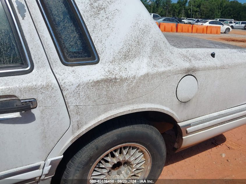 1993 Lincoln Town Car Executive VIN: 1LNLM81WXPY644390 Lot: 40136458