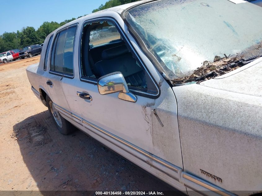 1993 Lincoln Town Car Executive VIN: 1LNLM81WXPY644390 Lot: 40136458