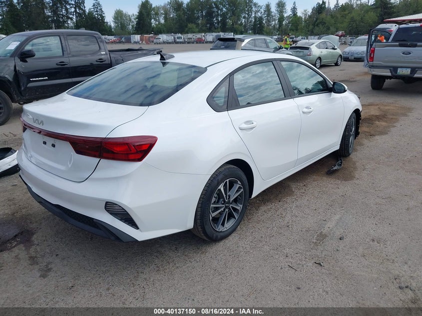 VIN 3KPF24AD1RE797327 2024 KIA FORTE LXS