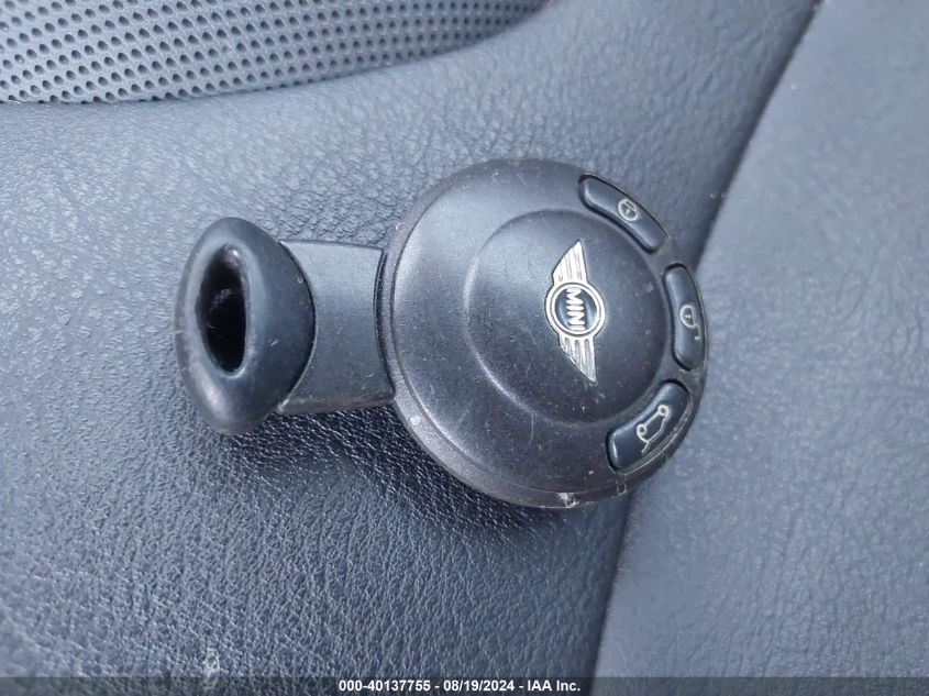 2008 Mini Cooper S VIN: WMWMF73538TT90275 Lot: 40137755