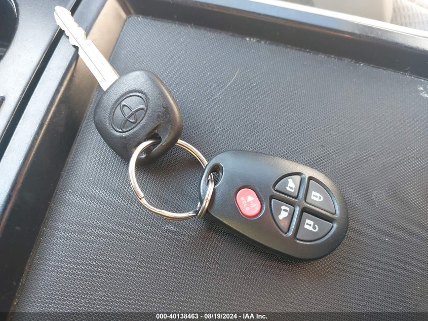 2011 Toyota Sienna Le V6 VIN: 5TDKK3DC4BS148922 Lot: 40138463