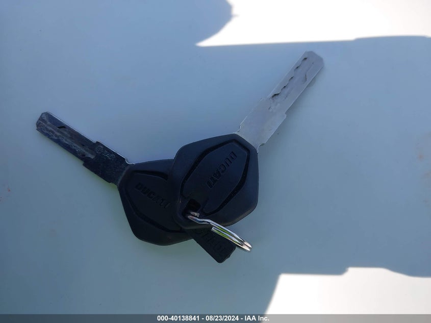 2022 DUCATI PANIGALE V4S - ZDMDAGWW3NB001971