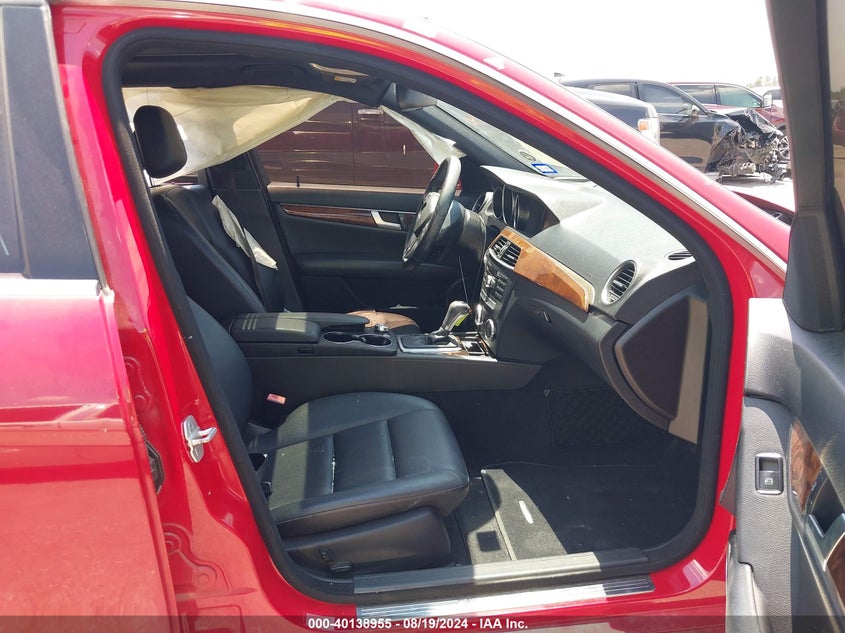 2013 MERCEDES-BENZ C 350 SPORT - WDDGF5HB6DA854240