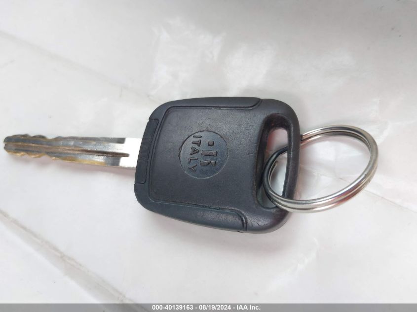 2005 Toyota Corolla Le VIN: 2T1BR32E05C480272 Lot: 40139163