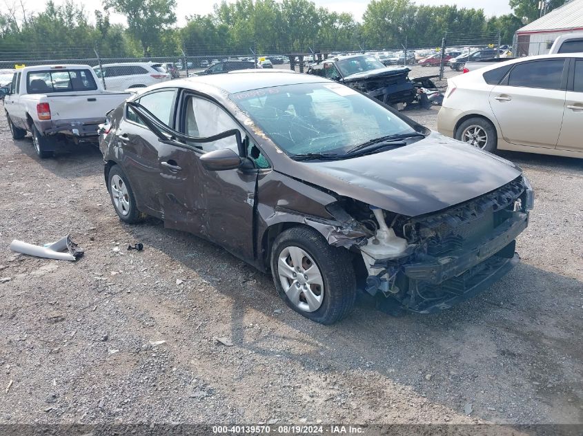 3KPFL4A76JE164057 2018 KIA FORTE - Image 1