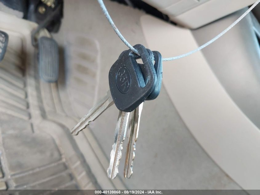 2003 Toyota Camry Le VIN: 4T1BE32K13U649745 Lot: 40139868