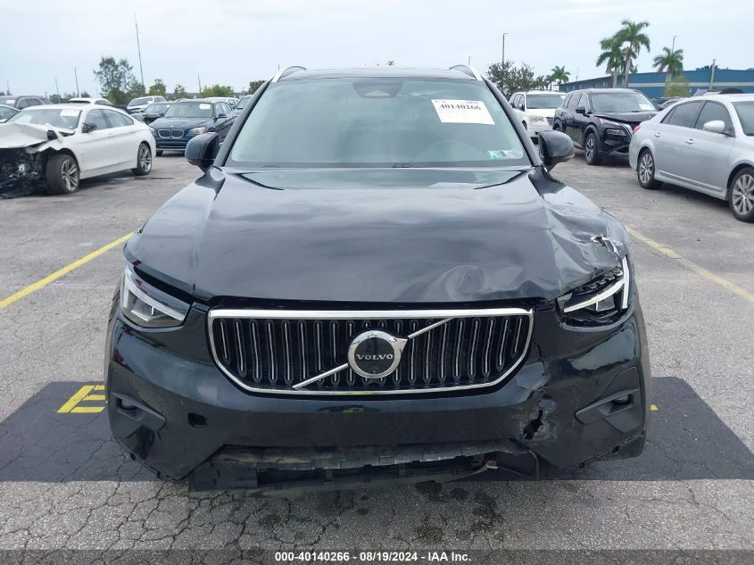 2024 Volvo Xc40 B5 Plus Bright Theme VIN: YV4L12UEXR2248394 Lot: 40140266