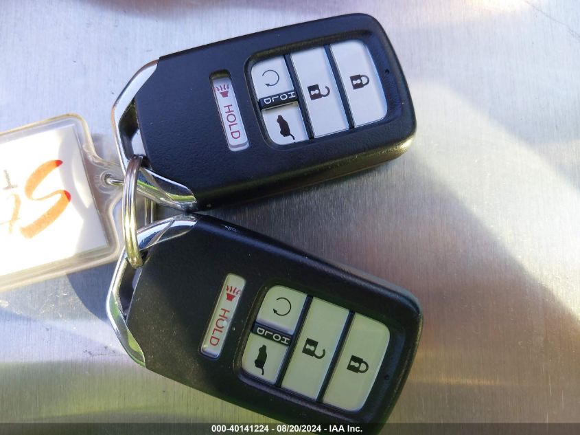 5J6RW2H94HL000477 2017 Honda Cr-V Touring