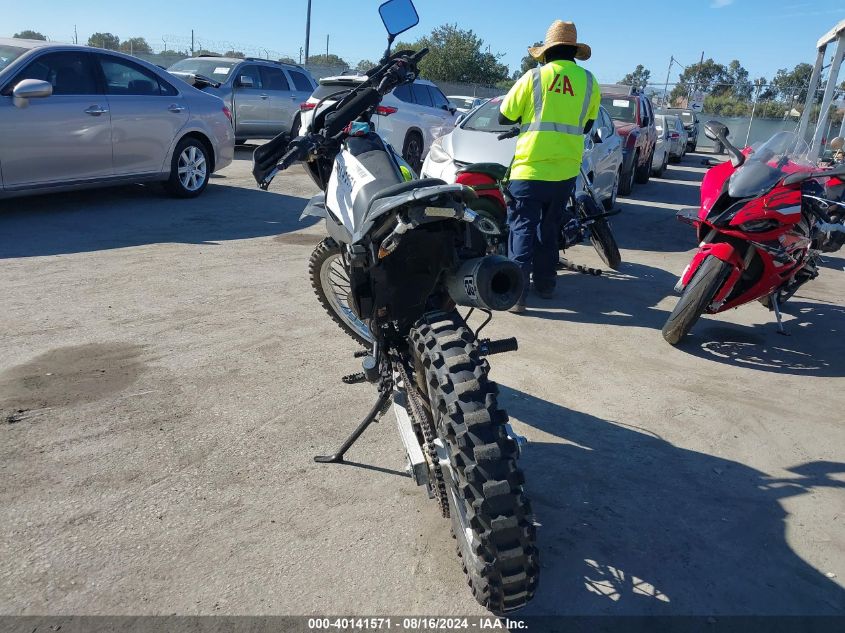 2016 Suzuki Dr200 S VIN: JS1SH42A2G2100009 Lot: 40141571