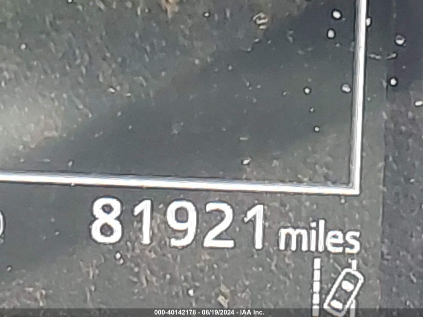 2017 TOYOTA RAV4 LE - JTMBFREV2HJ124423