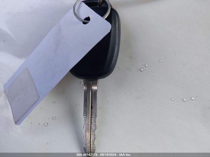 2017 TOYOTA RAV4 LE - JTMBFREV2HJ124423